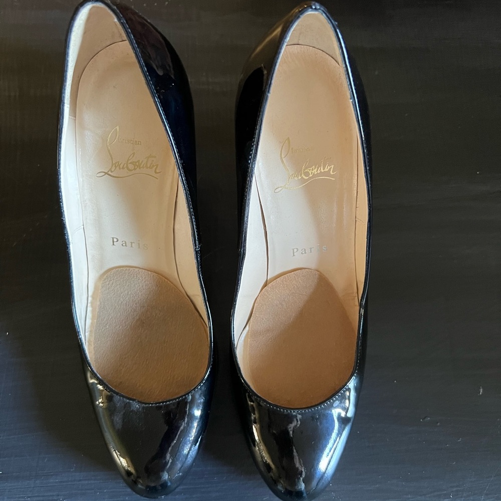 Christian Louboutin shiny black pumps sz 7 - Picture 2 of 7